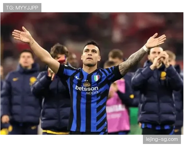 劳塔罗持续高位逼抢压制防线,本赛季射门效率优于同期锋线球员 劳塔罗持续高位逼抢压制防线,本赛季射门效率优于同期锋线球员